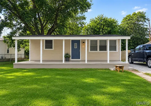 Photo 1 of Sale Pending at 2149 Miracle Ave, Granite City, IL 62040 | MLS# MIS26047573 | Listing updated on 2026-08-17