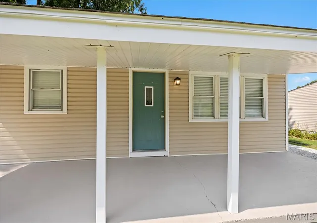 Photo 2 of Sale Pending at 2149 Miracle Ave, Granite City, IL 62040 | MLS# MIS26047573 | Listing updated on 2026-08-17