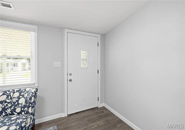 Photo 3 of Sale Pending at 2149 Miracle Ave, Granite City, IL 62040 | MLS# MIS26047573 | Listing updated on 2026-08-17