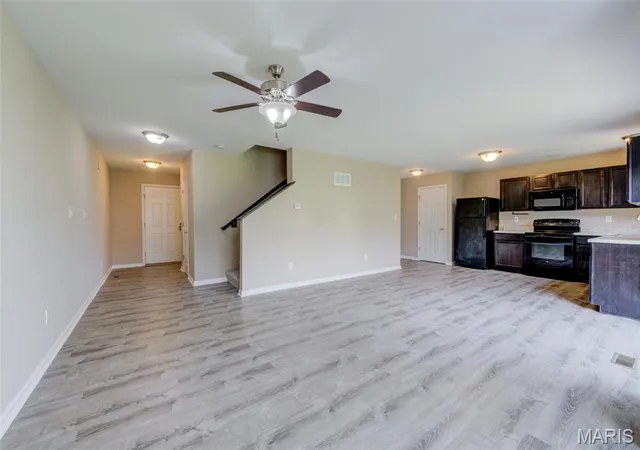 Photo 2 of Townhouse for sale at 1844 Sterling Oaks Dr, Saint Peters, MO 63376 | MLS# MIS26047582 | Listing updated on 2026-09-15
