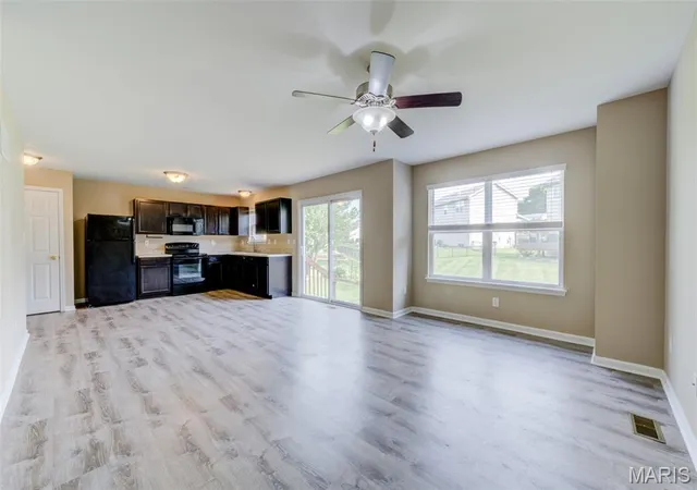 Photo 3 of Townhouse for sale at 1844 Sterling Oaks Dr, Saint Peters, MO 63376 | MLS# MIS26047582 | Listing updated on 2026-09-15