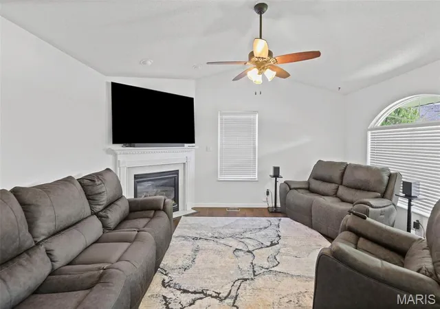 2nd image of 335 Westline Ct, Belleville, IL 62221 | MLS# MIS26047584
