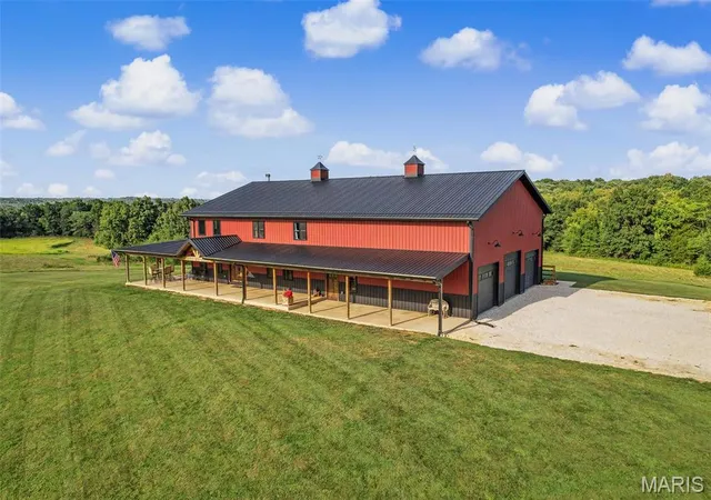 Photo 1 of Single family home for sale at 10 Henebry Hills Ln, Troy, MO 63379 | MLS# MIS26047586 | Listing updated on 2026-08-25