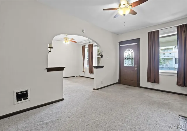 Photo 3 of Sale Pending at 4417 Eichelberger St, Saint Louis, MO 63116 | MLS# MIS26047594 | Listing updated on 2026-08-21