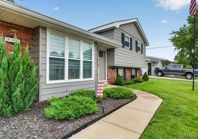 4th image of 2785 Rosewood Dr, Arnold, MO 63010 | MLS# MIS26047601
