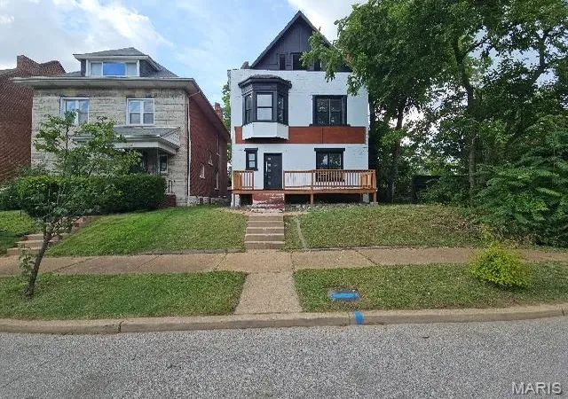 Photo 1 of Sale Pending at 5161 Maple Ave, Saint Louis, MO 63113 | MLS# MIS26047609 | Listing updated on 2026-08-17