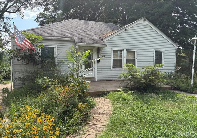 Photo 1 of Sale Pending at 3419 Westridge Ln, Saint Ann, MO 63074 | MLS# MIS26047616 | Listing updated on 2026-08-21