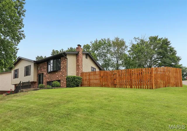 4th image of 1326 Apollo Dr, Arnold, MO 63010 | MLS# MIS26047621