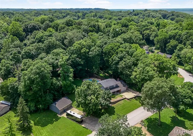 46th image of 12 Chaparral Ln, Glen Carbon, IL 62034 | MLS# MIS26047622