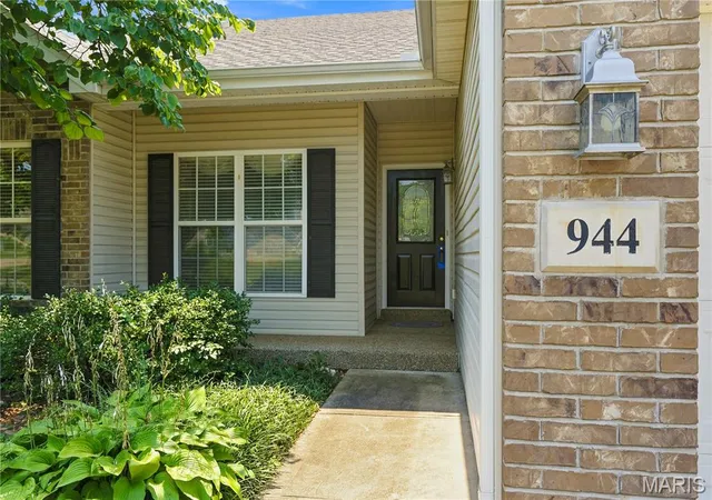 Photo 2 of Single family home for sale at 944 Daffodil Ridge Dr, O Fallon, MO 63366 | MLS# MIS26047625 | Listing updated on 2026-10-12
