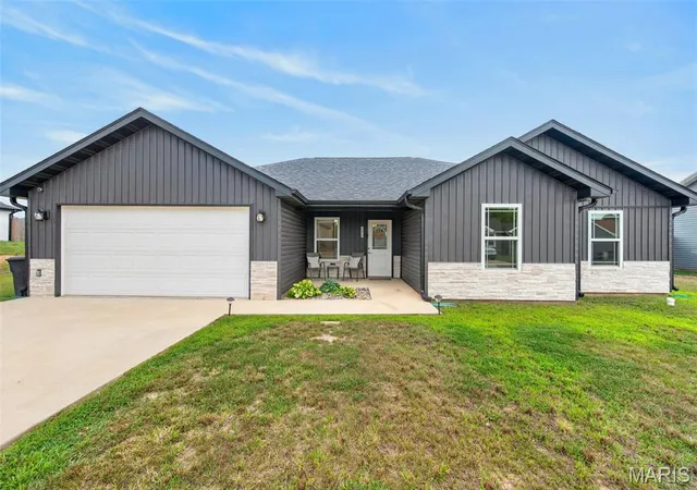 Photo 1 of Single family home for sale at 151 La Vista Dr, Waynesville, MO 65583 | MLS# MIS26047626 | Listing updated on 2026-10-31