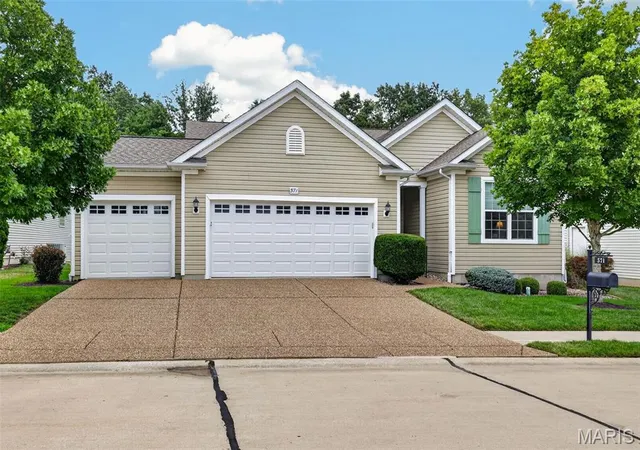 Photo 1 of Sale Pending at 571 Owls Perch Dr, Lake Saint Louis, MO 63367 | MLS# MIS26047645 | Listing updated on 2026-08-20