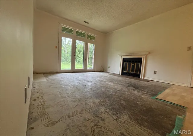 Photo 3 of Sale Pending at 13818 Amiot Dr #B, Saint Louis, MO 63146 | MLS# MIS26047648 | Listing updated on 2026-08-30