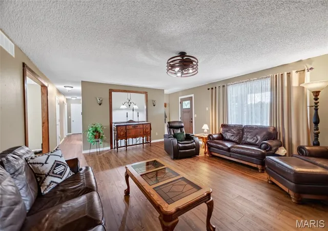 4th image of 23301 Rainbow Ln, Waynesville, MO 65583 | MLS# MIS26047657