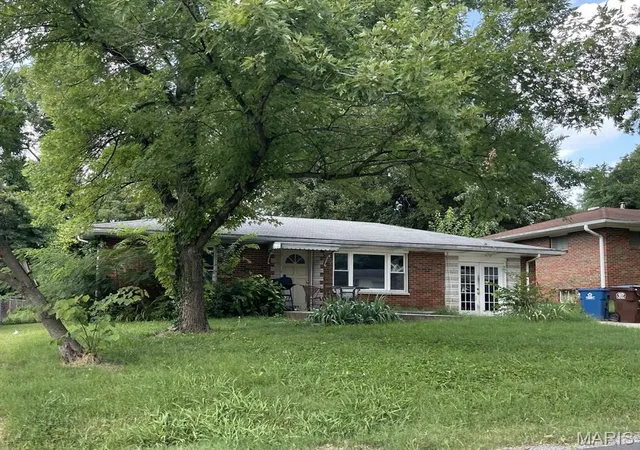 Photo 1 of Single family home for sale at 600 Sitze Dr, East Alton, IL 62024 | MLS# MIS26047663 | Listing updated on 2026-07-24