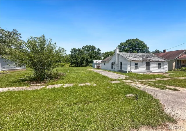 Photo 1 of Sale Pending at 114 Oak St, Morrison, MO 65061 | MLS# MIS26047677 | Listing updated on 2026-08-27