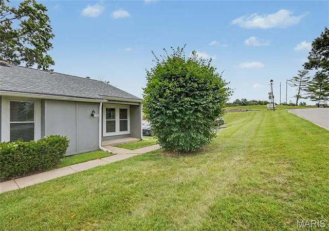 Photo 3 of Condo for sale at 176 Harbor View Dr, Lake Saint Louis, MO 63367 | MLS# MIS26047683 | Listing updated on 2026-09-13