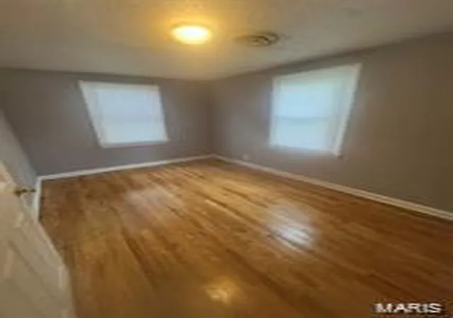 Photo 3 of Single family home for sale at 433 Jean Ave, Saint Louis, MO 63135 | MLS# MIS26047697 | Listing updated on 2026-07-25
