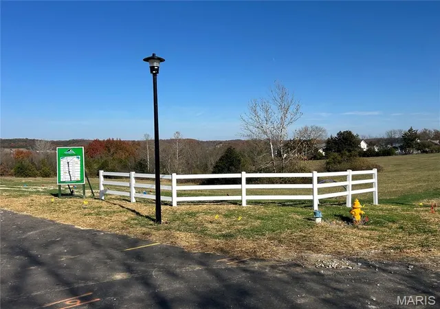 2nd image of 656 # 15 Highlands Ct, Pacific, MO 63069 | MLS# MIS26047716