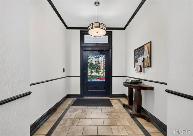 Photo 2 of Condo for sale at 4496 Maryland Ave #1B, Saint Louis, MO 63108 | MLS# MIS26047721 | Listing updated on 2026-09-06