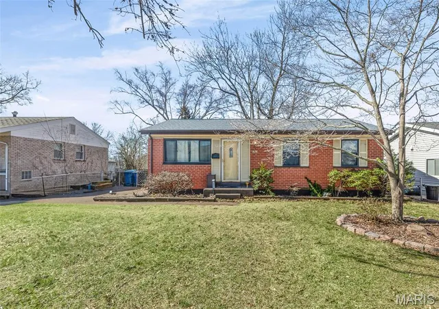 Photo 2 of Single family home for sale at 1826 Oliveto Ln, Hazelwood, MO 63042 | MLS# MIS26047723 | Listing updated on 2026-10-08