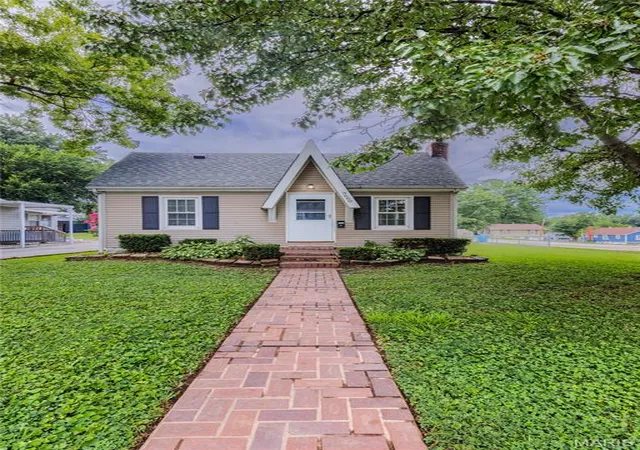 Photo 1 of Single family home for sale at 3660 Western Ave, Alton, IL 62002 | MLS# MIS26047736 | Listing updated on 2026-08-30