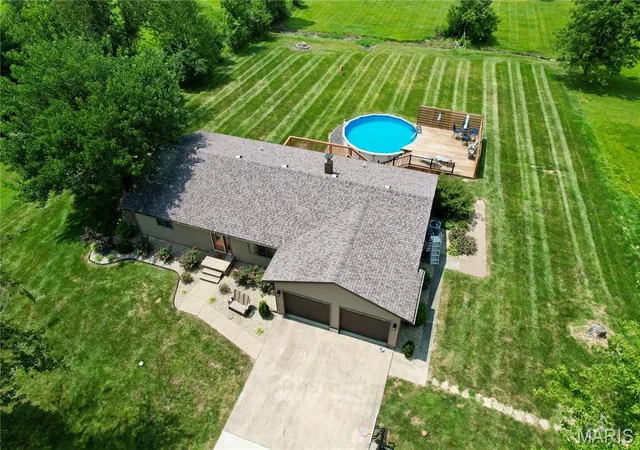Photo 2 of Sale Pending at 3417 College Street Rd, Salem, IL 62881 | MLS# MIS26047740 | Listing updated on 2026-08-30