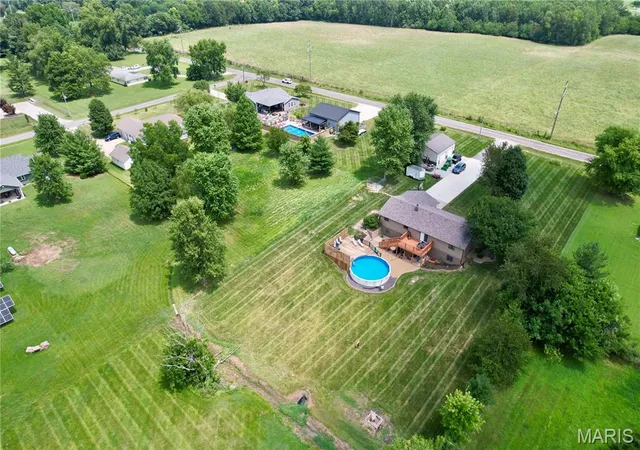 Photo 4 of Sale Pending at 3417 College Street Rd, Salem, IL 62881 | MLS# MIS26047740 | Listing updated on 2026-08-30