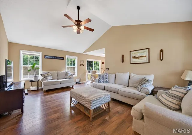4th image of 15677 Tundra St, Saint Robert, MO 65584 | MLS# MIS26047754