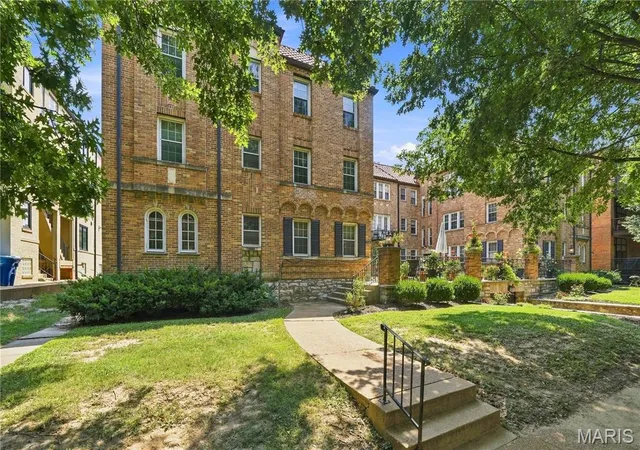 Photo 1 of Condo for sale at 7530 Cromwell Dr #1N, Saint Louis, MO 63105 | MLS# MIS26047761 | Listing updated on 2026-10-30