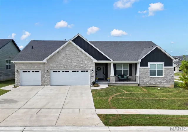 Photo 2 of Single family home for sale at 6803 Preservation Pkwy, Saint Louis, MO 63123 | MLS# MIS26047763 | Listing updated on 2026-10-01