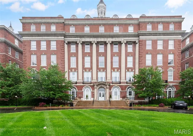 Sale Pending at 1515 Lafayette Ave #318, Saint Louis, MO 63104 | MLS# MIS26047764 | Listing updated on 2026-08-06