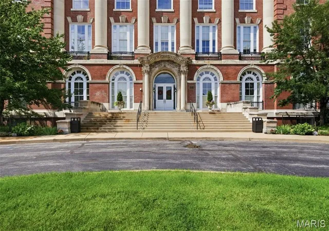 Photo 1 of Sale Pending at 1515 Lafayette Ave #318, Saint Louis, MO 63104 | MLS# MIS26047764 | Listing updated on 2026-08-06