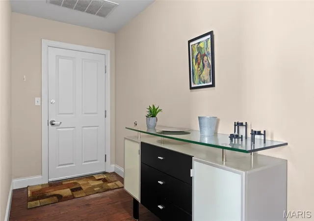 Photo 4 of Sale Pending at 1515 Lafayette Ave #318, Saint Louis, MO 63104 | MLS# MIS26047764 | Listing updated on 2026-08-06