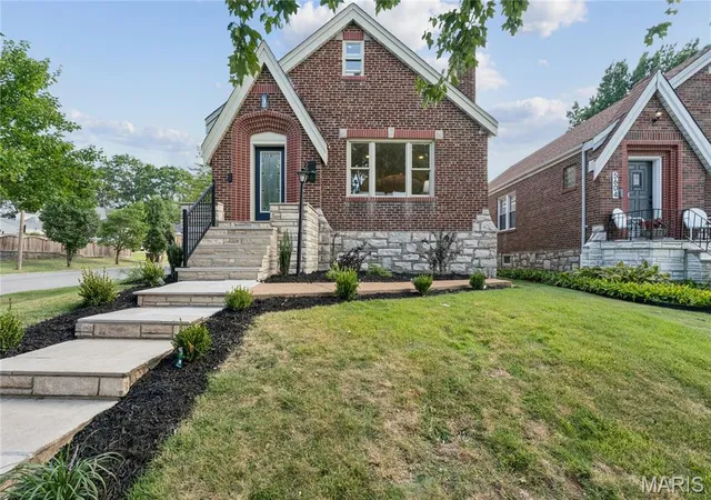 Photo 1 of Sale Pending at 5600 Tholozan Ave, Saint Louis, MO 63109 | MLS# MIS26047769 | Listing updated on 2026-09-03