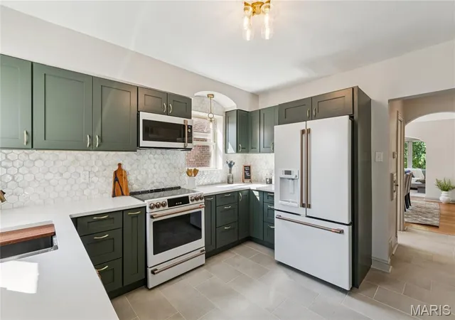 Photo 3 of Sale Pending at 5600 Tholozan Ave, Saint Louis, MO 63109 | MLS# MIS26047769 | Listing updated on 2026-09-03