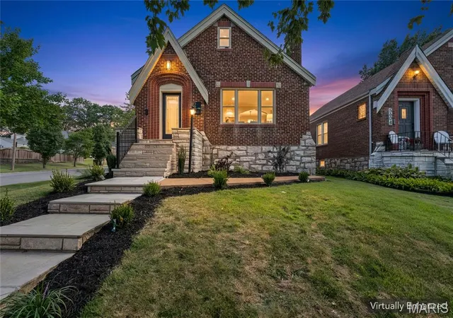 Photo 2 of Sale Pending at 5600 Tholozan Ave, Saint Louis, MO 63109 | MLS# MIS26047769 | Listing updated on 2026-09-03