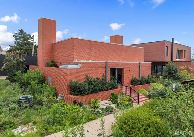 1st image of 3830 Olive St, Saint Louis, MO 63108 | MLS# MIS26047772