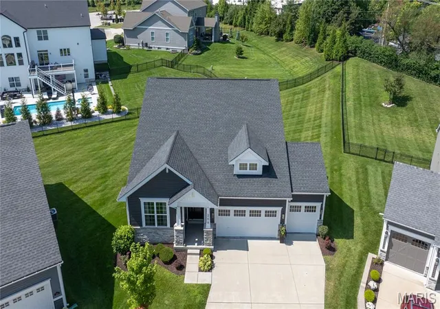 Photo 2 of Sale Pending at 206 Menslage Ct, Saint Charles, MO 63301 | MLS# MIS26047775 | Listing updated on 2026-08-23