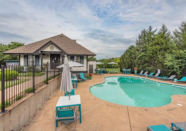 Photo 3 of Condo for sale at 1231 Mangrove Ln, Saint Louis, MO 63125 | MLS# MIS26047776 | Listing updated on 2026-10-25