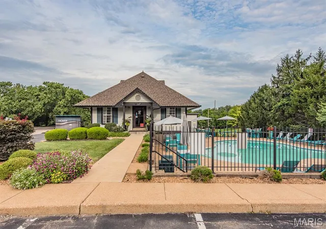 Photo 4 of Condo for sale at 1231 Mangrove Ln, Saint Louis, MO 63125 | MLS# MIS26047776 | Listing updated on 2026-10-25