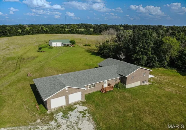 Photo 3 of Single family home for sale at 12818 Monroe Road 633, Santa Fe, MO 65282 | MLS# MIS26047778 | Listing updated on 2026-08-23