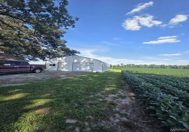 Photo 4 of Sale Pending at 3794 Valier Carpet Rd, Tamaroa, IL 62888 | MLS# MIS26047780 | Listing updated on 2026-08-17