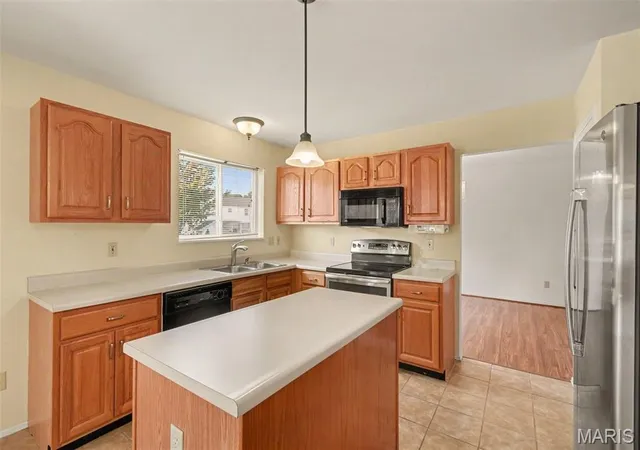 Photo 3 of Single family home for sale at 1252 Caribou Run, O'fallon, MO 63366 | MLS# MIS26047792 | Listing updated on 2026-09-29