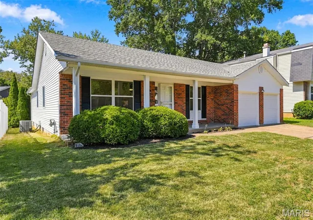 Photo 1 of Single family home for sale at 807 Nykiel Ct, Ballwin, MO 63011 | MLS# MIS26047794 | Listing updated on 2026-09-19