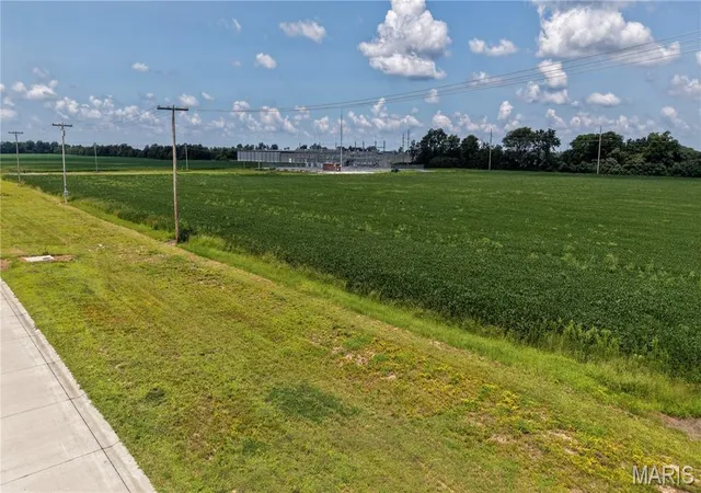 13th image of 102 Armor Dr, Sikeston, MO 63801 | MLS# MIS26047807