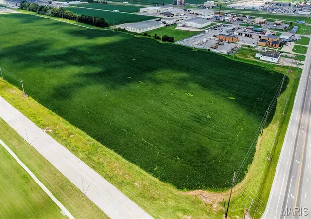 5th image of 102 Armor Dr, Sikeston, MO 63801 | MLS# MIS26047807