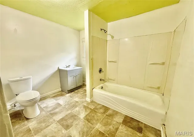 24th image of 808 Vermont St, Hannibal, MO 63401 | MLS# MIS26047811
