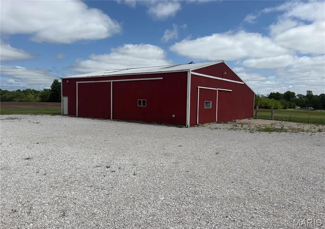 Photo 3 of Sale Pending at 11421 State Hwy M, Wright City, MO 63390 | MLS# MIS26047814 | Listing updated on 2026-09-03