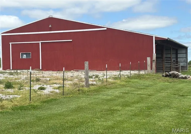 Photo 4 of Sale Pending at 11421 State Hwy M, Wright City, MO 63390 | MLS# MIS26047814 | Listing updated on 2026-09-03